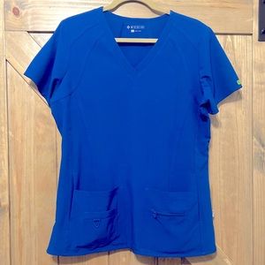 Large never worn Med Couture Activate scrub top
